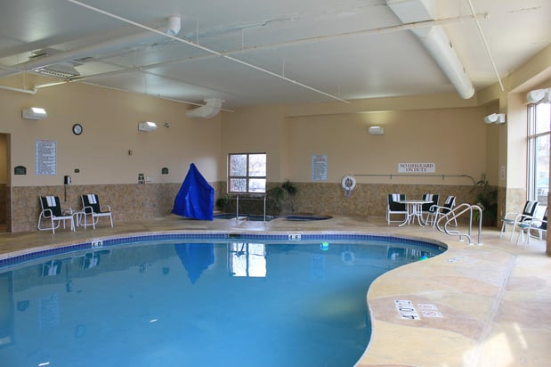 Images Holiday Inn Madison at the American Center by IHG