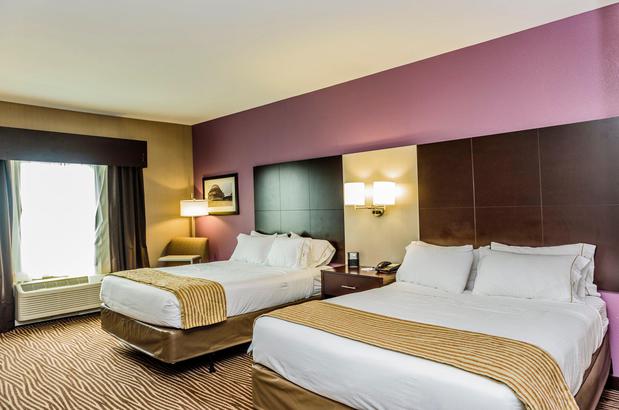 Images Holiday Inn Express Cheektowaga North East by IHG