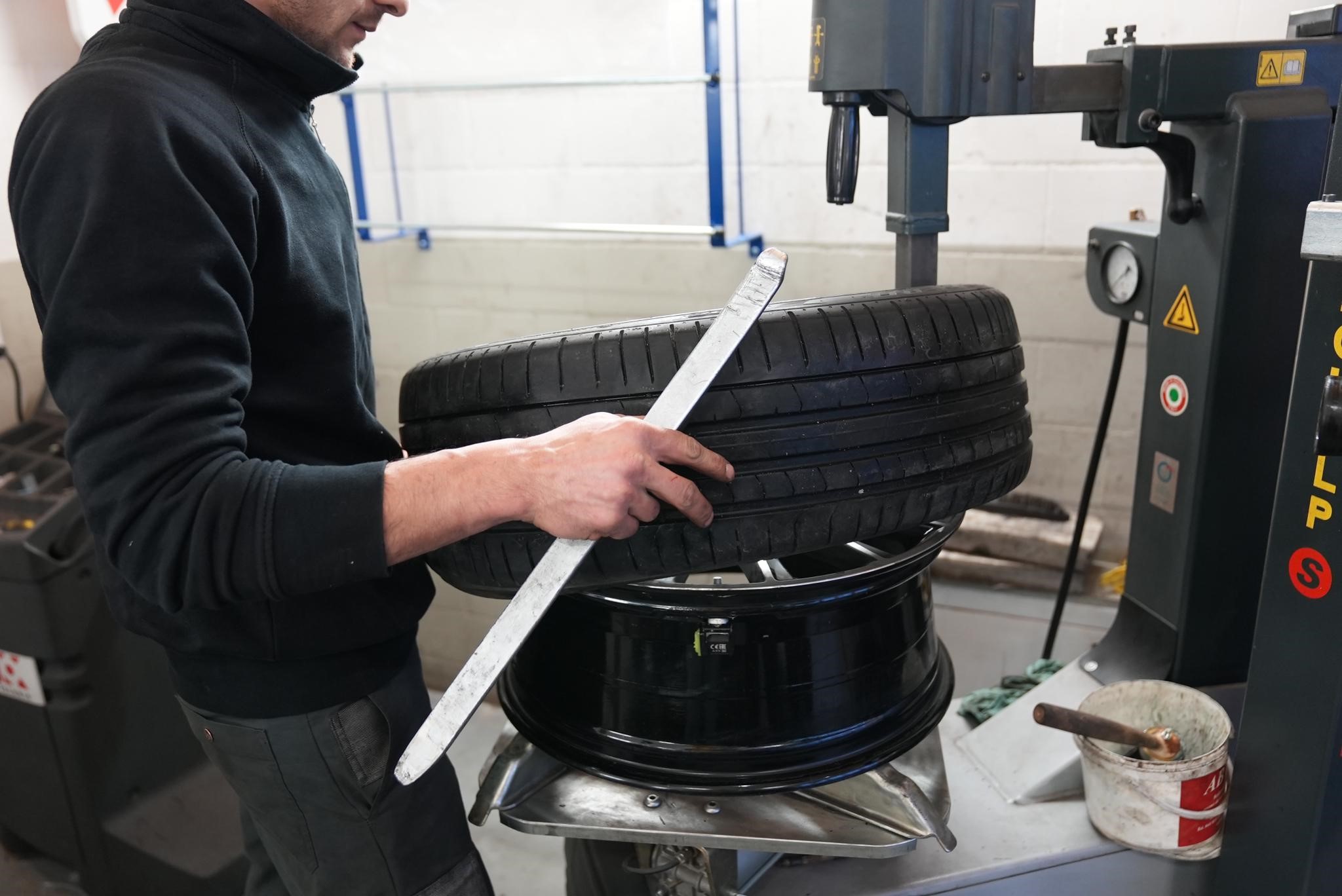 HASA Fahrzeug Technik AG, Riedthofstrasse 235C in Regensdorf