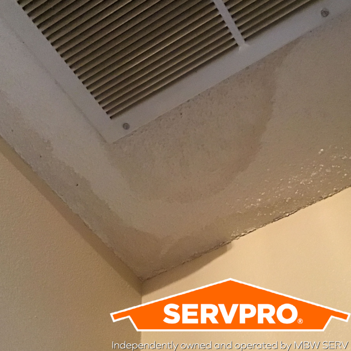 SERVPRO of North Richland Hills water damage ceiling