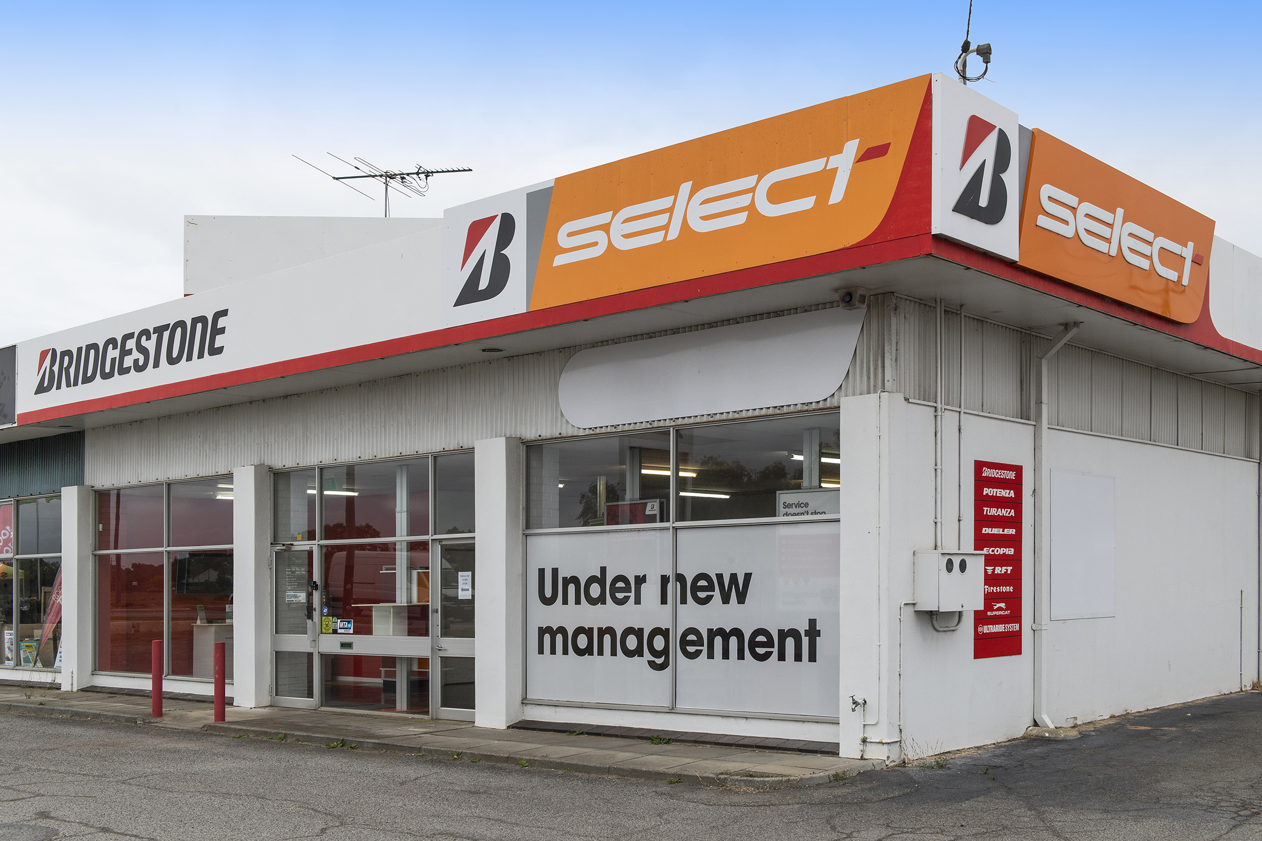 Images Bridgestone Select Tyre & Auto Rockingham