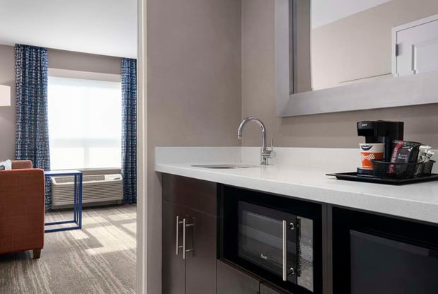 Images Hampton Inn & Suites Worcester