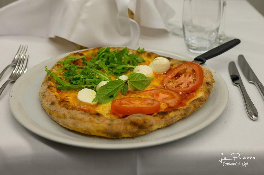 Restaurant La Piazza Friesenberg, Friesenbergplatz 7 in Zürich