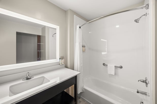 Images Holiday Inn Express Asheville - Woodfin by IHG
