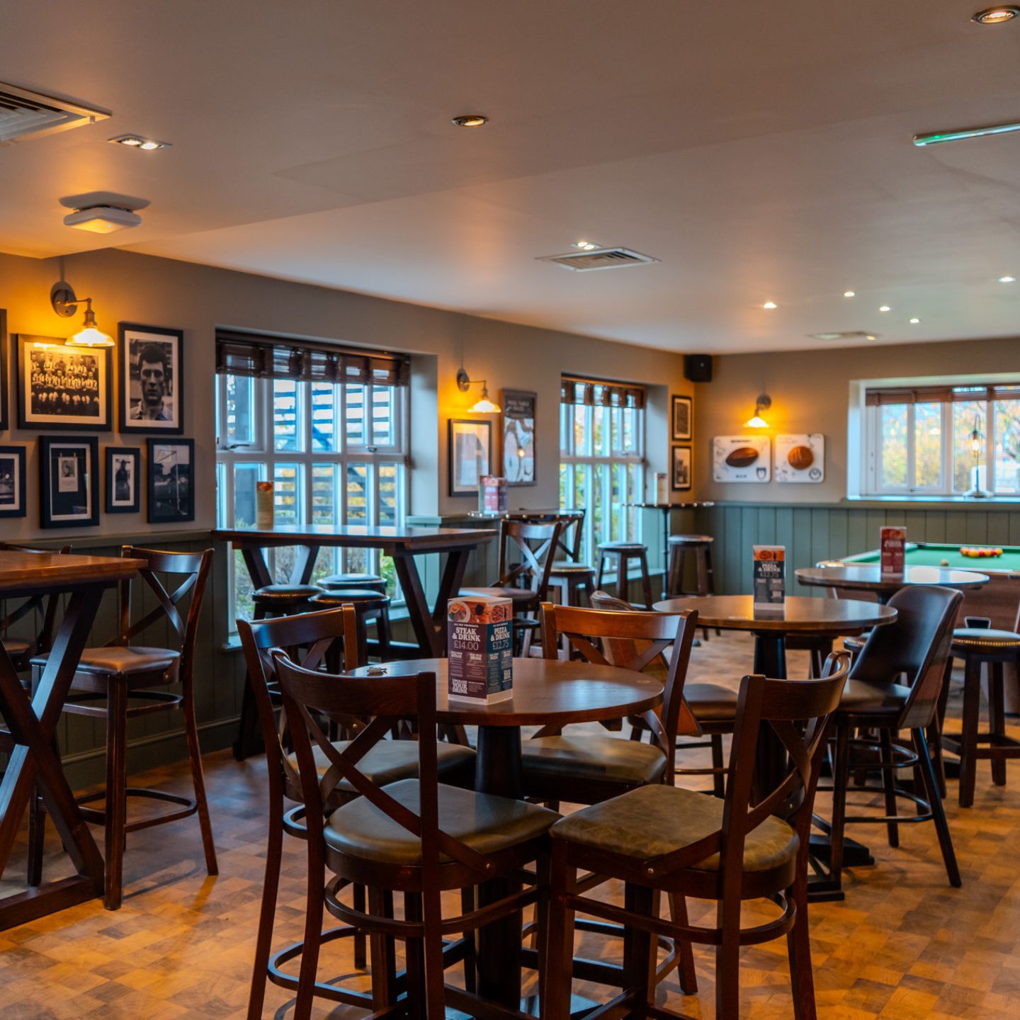 Llanwern Bull Newport, casual dining, bar seating, pool table