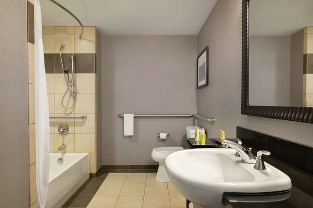 Images Hilton Baltimore BWI Airport