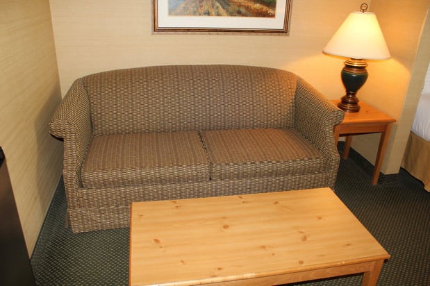 Images Holiday Inn Express & Suites Warrenton by IHG