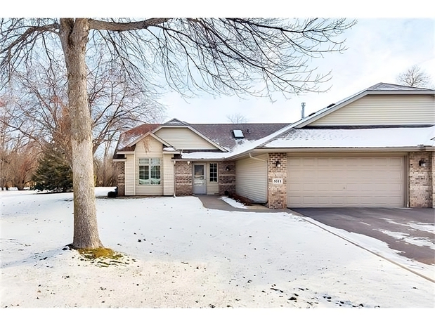 Images Abigail Ostendorf, RE/MAX Results