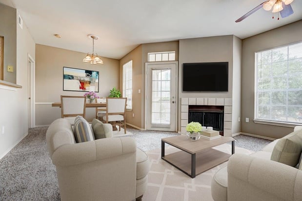 Images Champion Lake Apartment Homes