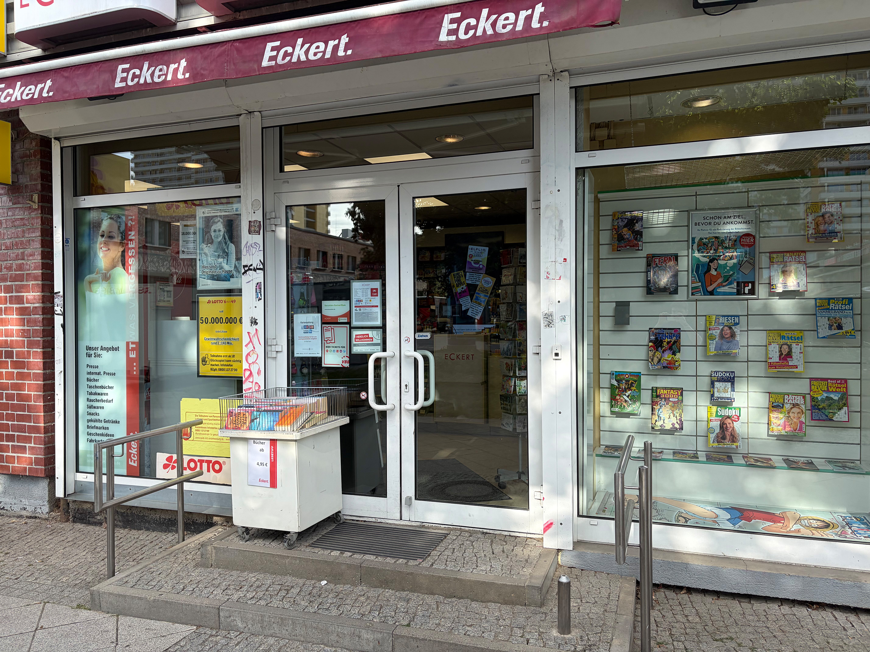 Eckert, Helene-Weigel-Platz in Berlin