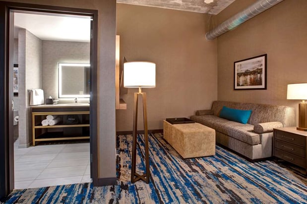 Images Embassy Suites by Hilton Rockford Riverfront