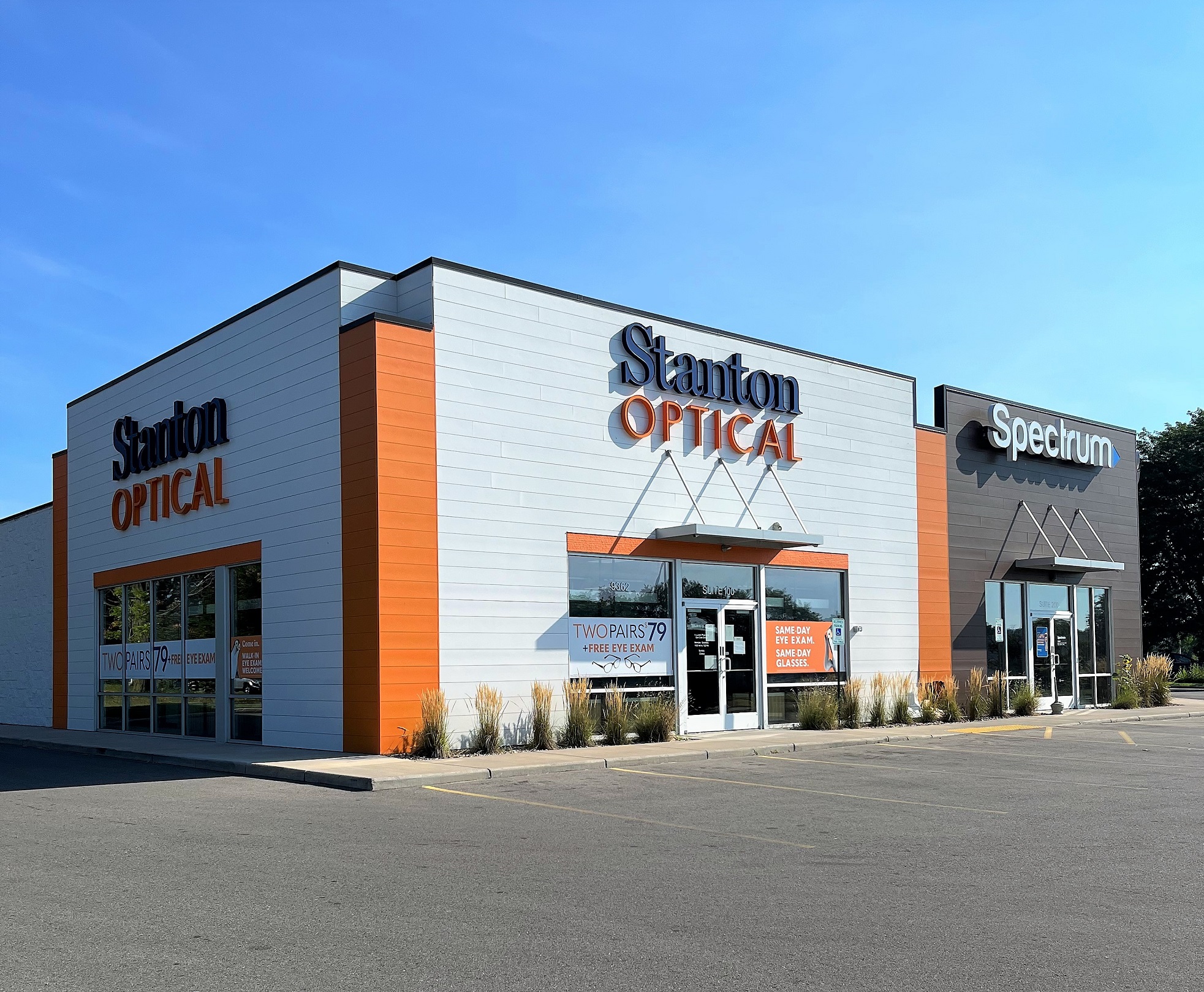 Storefront at Stanton Optical store in Onalaska, WI 54650