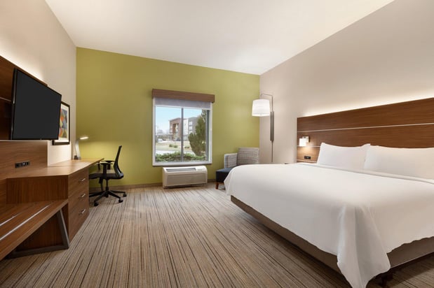 Images Holiday Inn Express & Suites Opelika Auburn by IHG