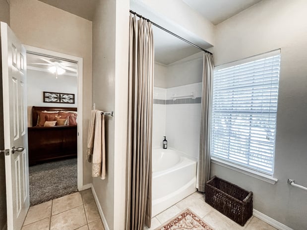 Images SaddleBrook Apartments