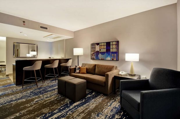 Images Embassy Suites by Hilton Charleston