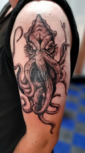 BLOODY BLUE TATTOO - tetovací studio Praha 3