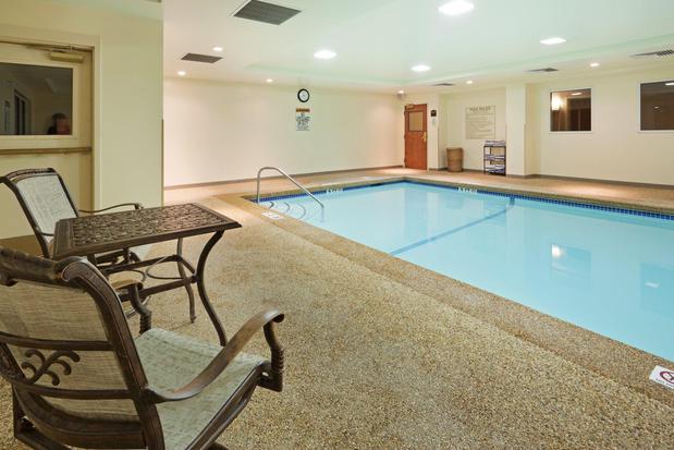 Images Holiday Inn Express & Suites Freeport - Brunswick Area, an IHG Hotel