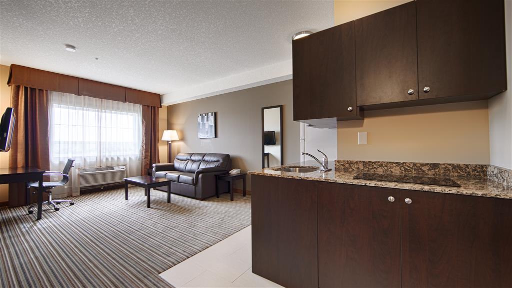 King Suite with Kitchenette Best Western Plus Peace River Hotel & Suites Peace River (780)617-7600