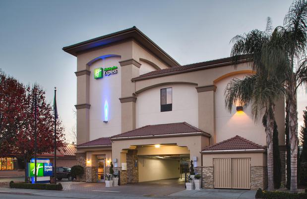 Images Holiday Inn Express Redwood City-Central, an IHG Hotel