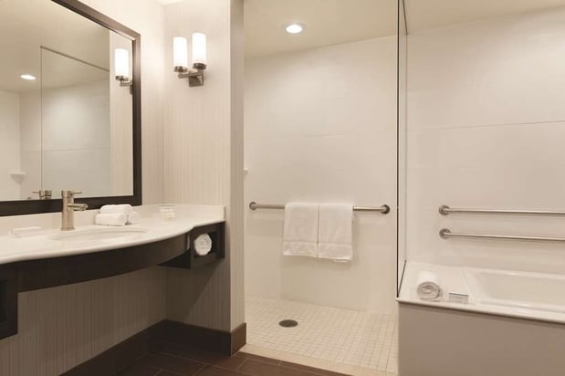 Images Hilton Garden Inn Boston Logan Airport