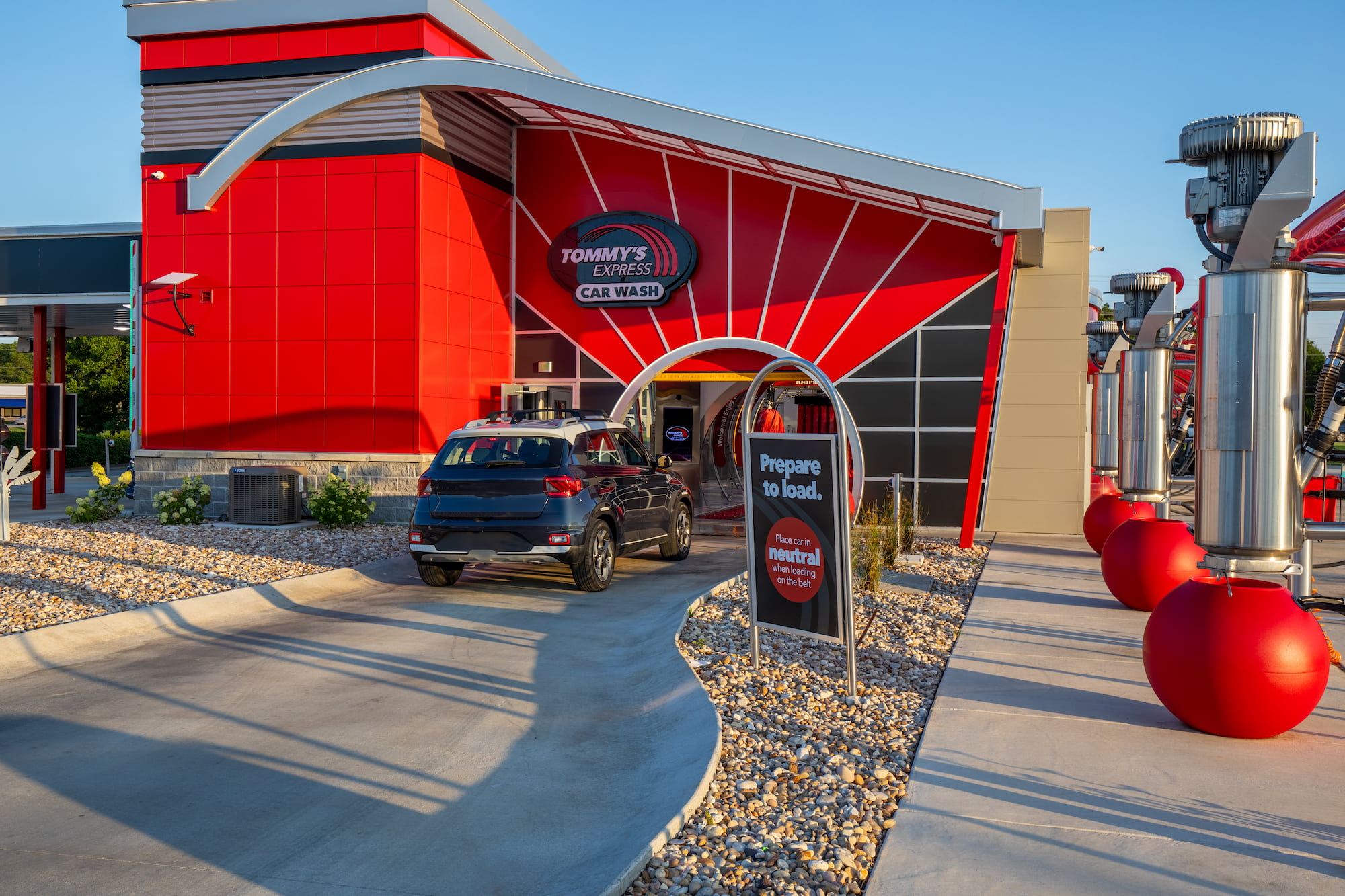 Tommy's Express Car Wash Image