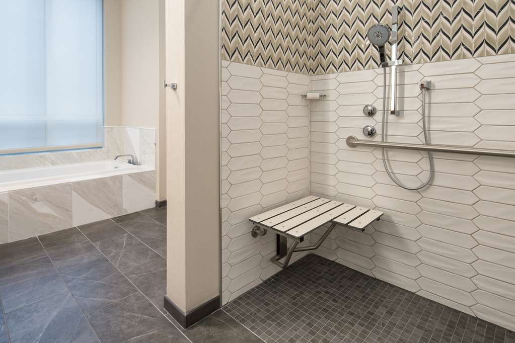 Guest room bath