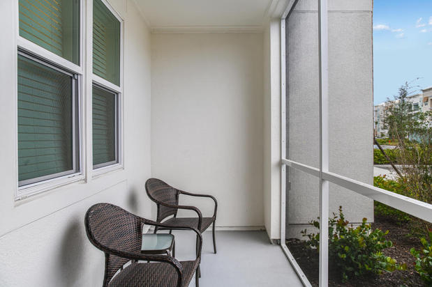 Images Centre Pointe Apartments