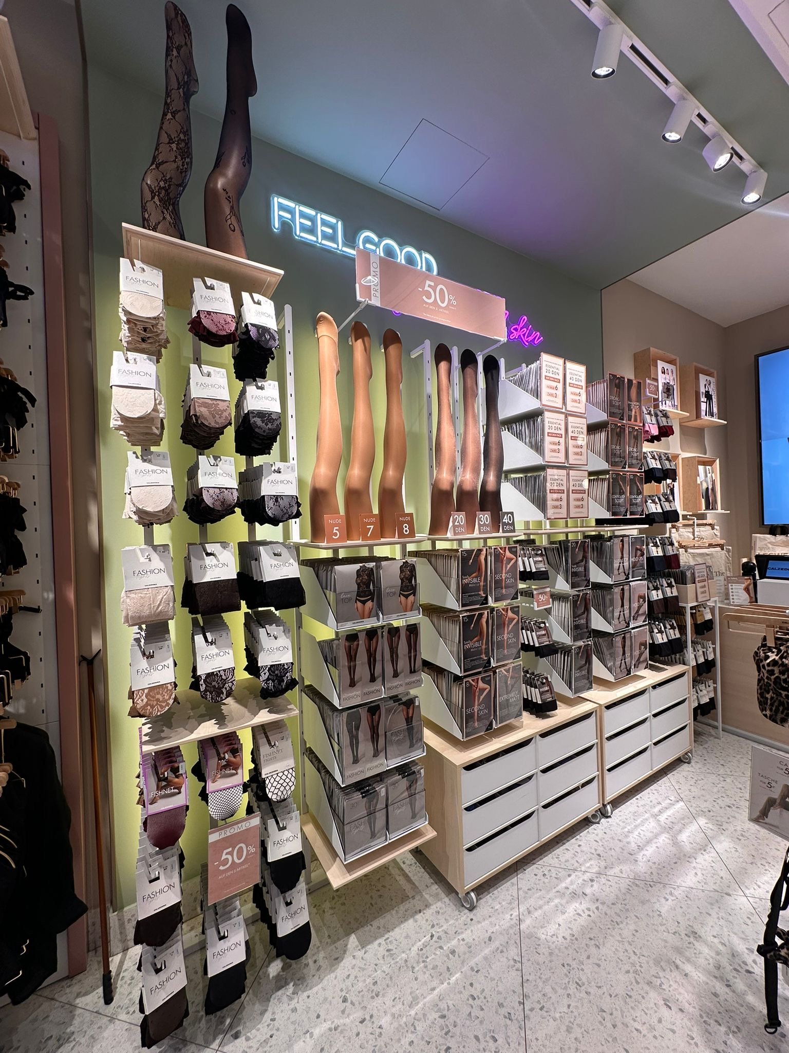 Calzedonia, PRAGER STRASSE 8-8A in Dresden