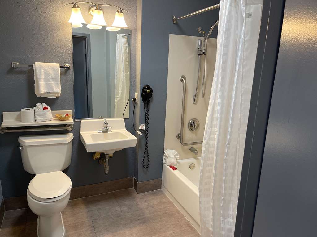 Guest room bathroom