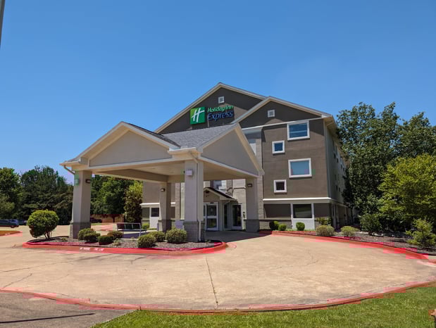 Images Holiday Inn Express & Suites El Dorado by IHG