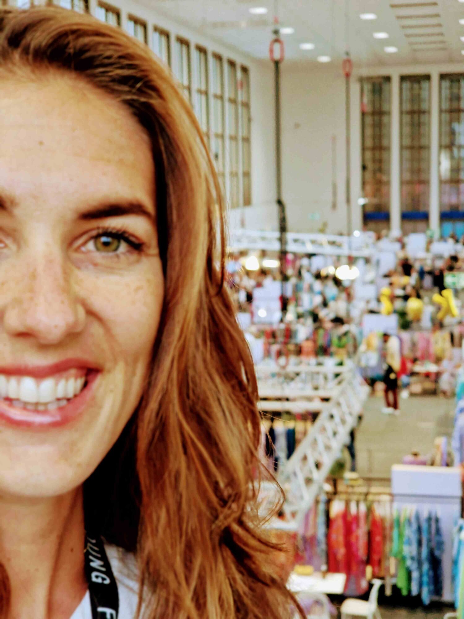 bLAUBEere Farb- & Stilberatung, Dipl.Visagistin, Carl-Zuckmayer-Straße 38 in Salzburg