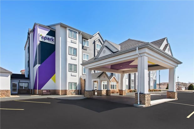Images Spark by Hilton Rochester South
