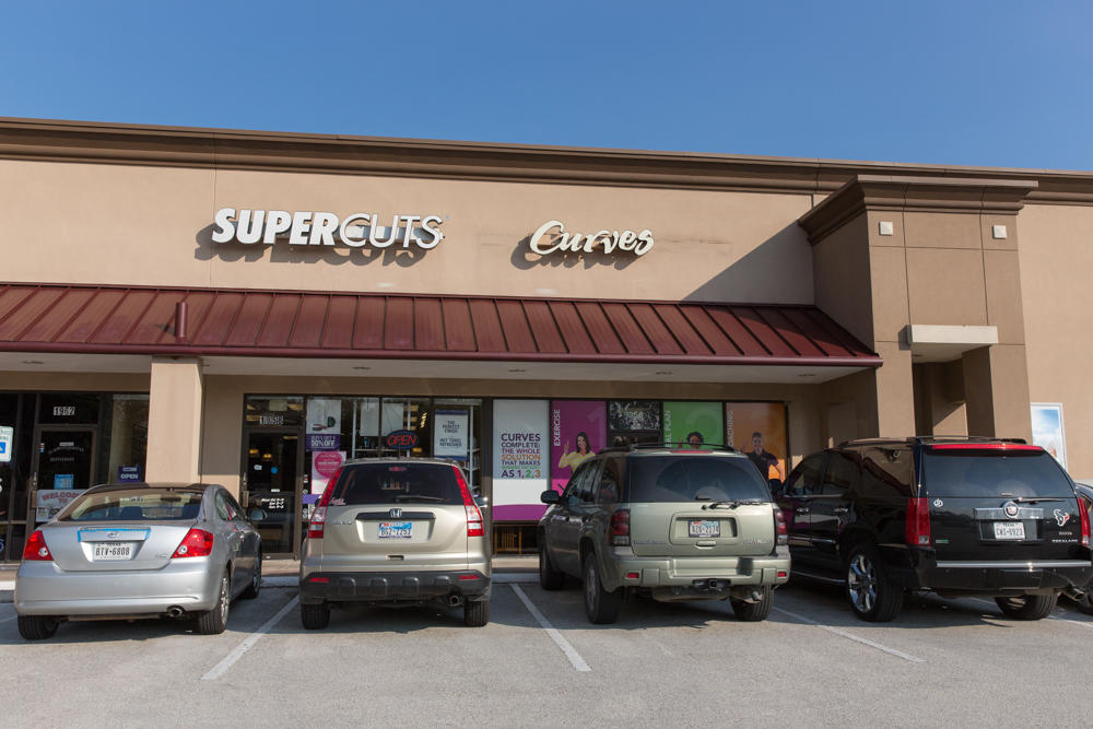 Supercuts at Bay Forest Shopping Center