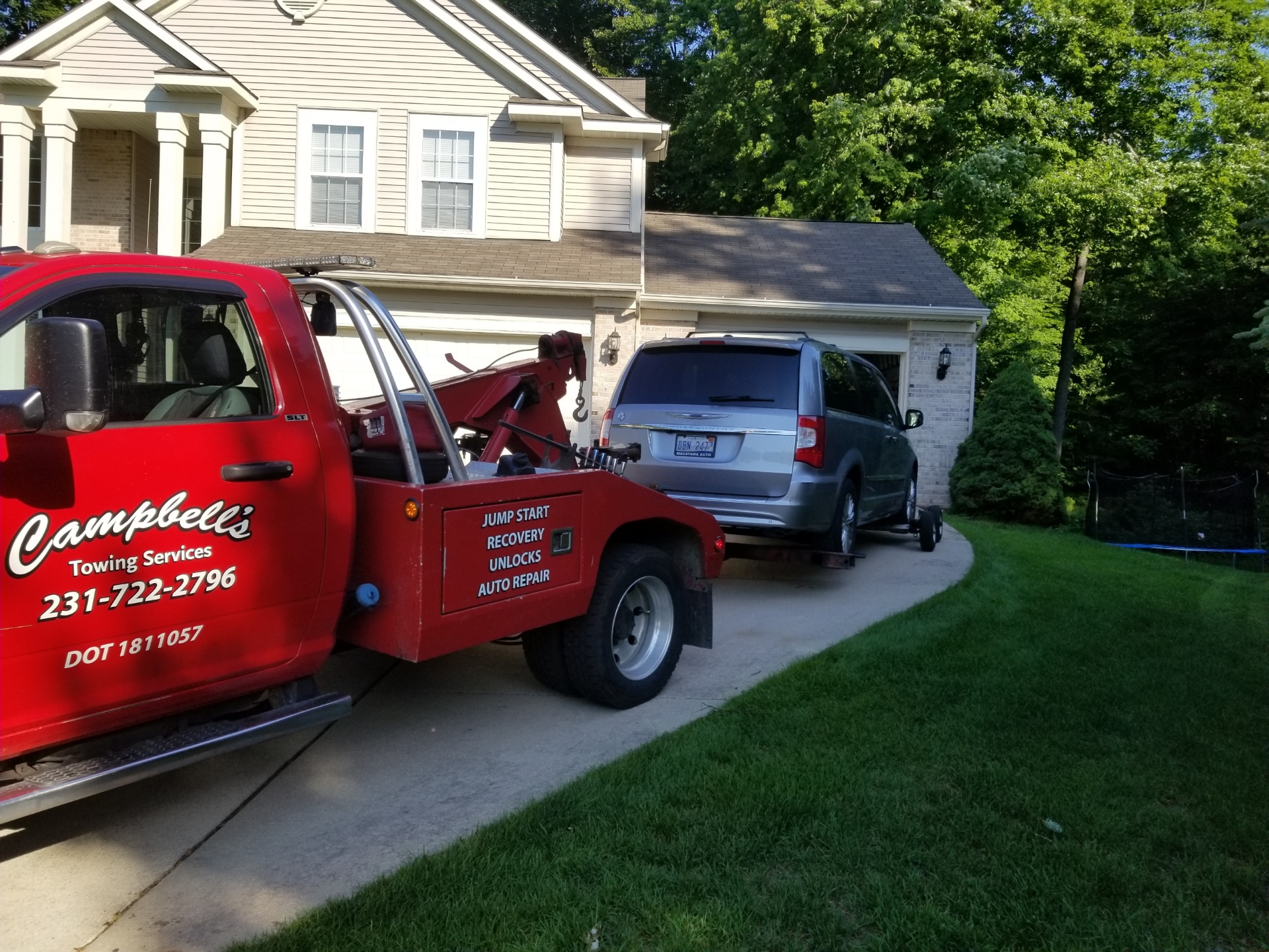 Call now for a reliable towing service!