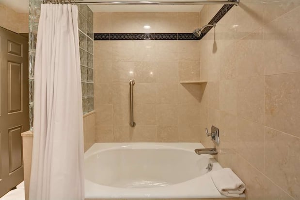 Images The Cincinnatian Hotel, Curio Collection by Hilton