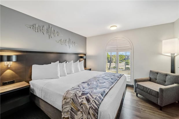 Images Best Western Plus Hilltop Inn