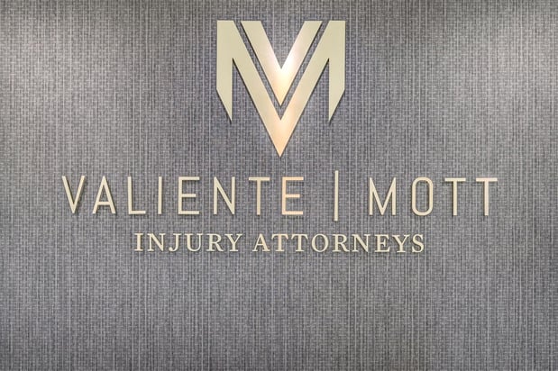 Images Valiente Mott Injury Attorneys