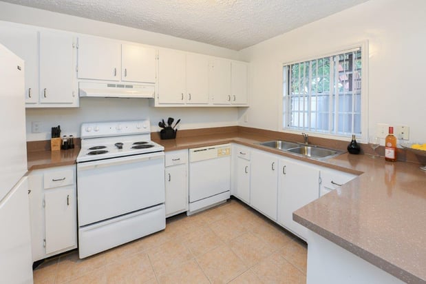Images Reserve at Lake Pointe Apartment Homes