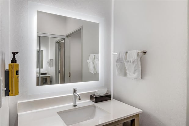 Images Best Western Plus Mid County