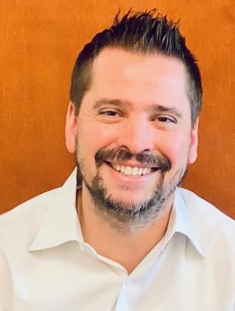 Troy Everton headshot