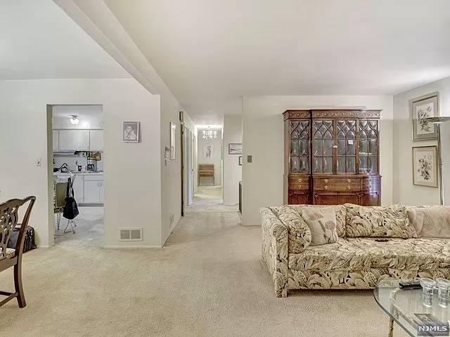 Images FloroStone Realty Inc.