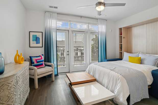 Images Link Apartments® Mint Street