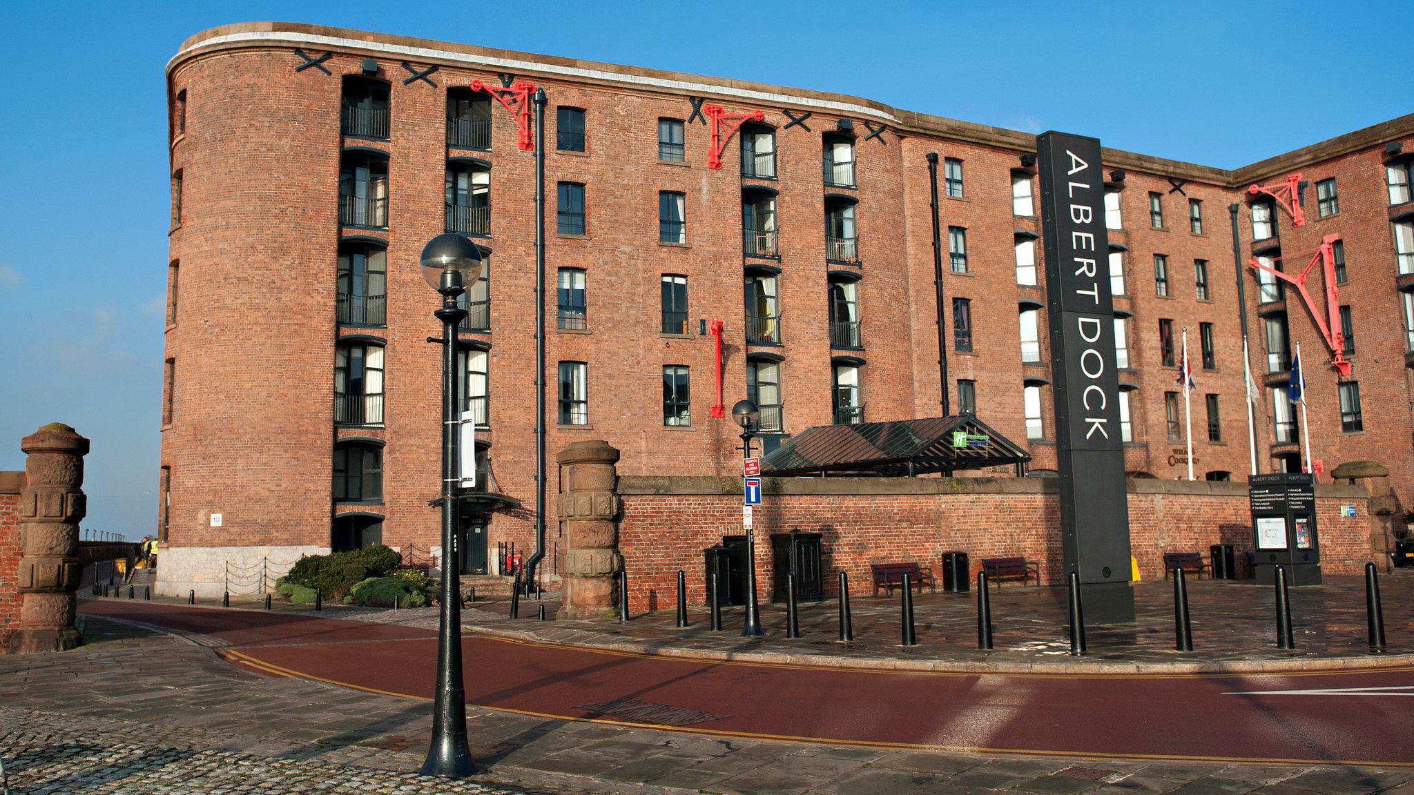 Holiday Inn Express Liverpool - Royal Albert Dock, an IHG Hotel Liverpool 08448 757575