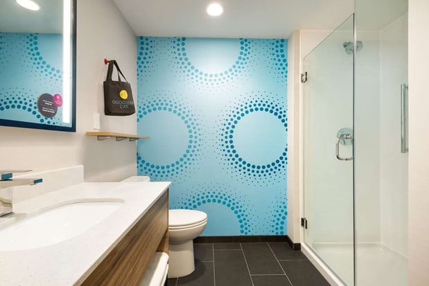 Images Tru by Hilton Cedar Rapids Westdale