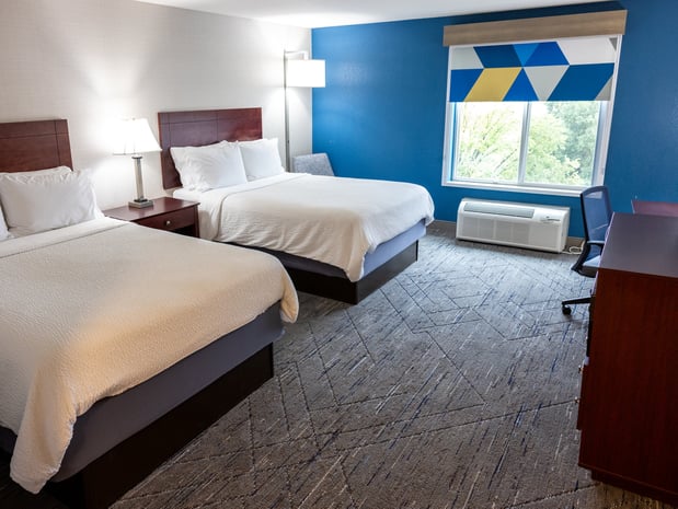 Images Holiday Inn Express & Suites Wichita Airport by IHG