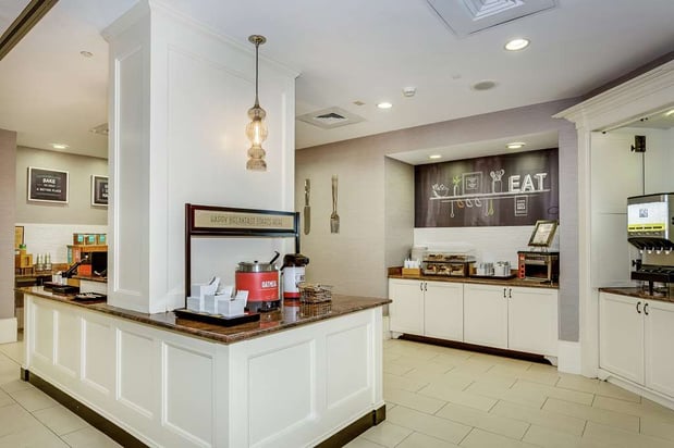 Images Hampton Inn & Suites Mobile- Downtown Historic District