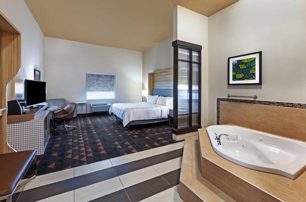 Images Holiday Inn Amarillo East by IHG