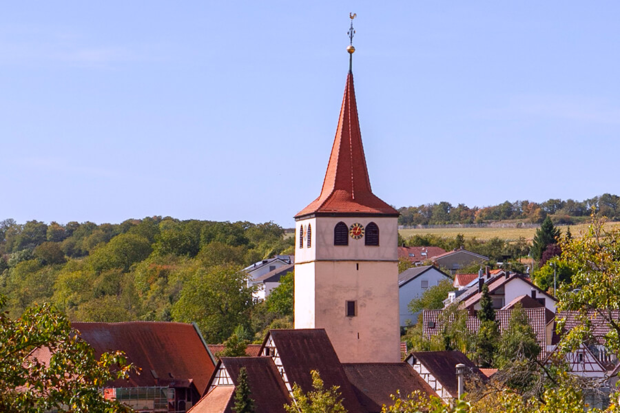 Ulrichskirche - Evangelische Kirchengemeinde Weissach, Kirchplatz in Weissach