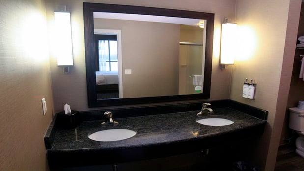 Images Holiday Inn Owensboro Riverfront by IHG