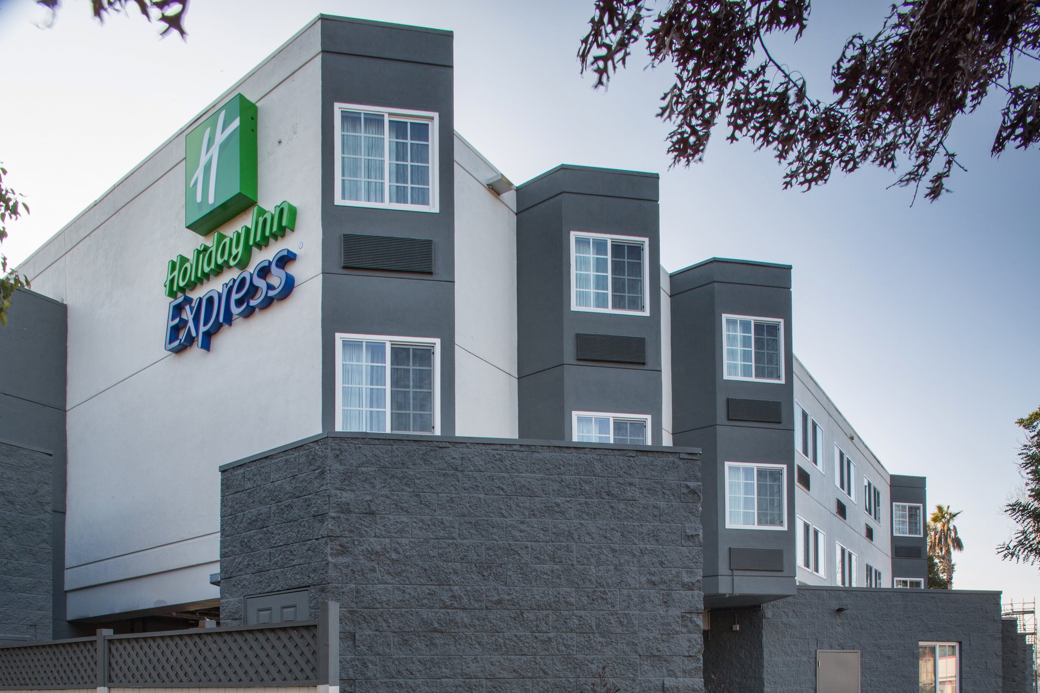 Holiday Inn Express Mountain View - S Palo Alto by IHG Image